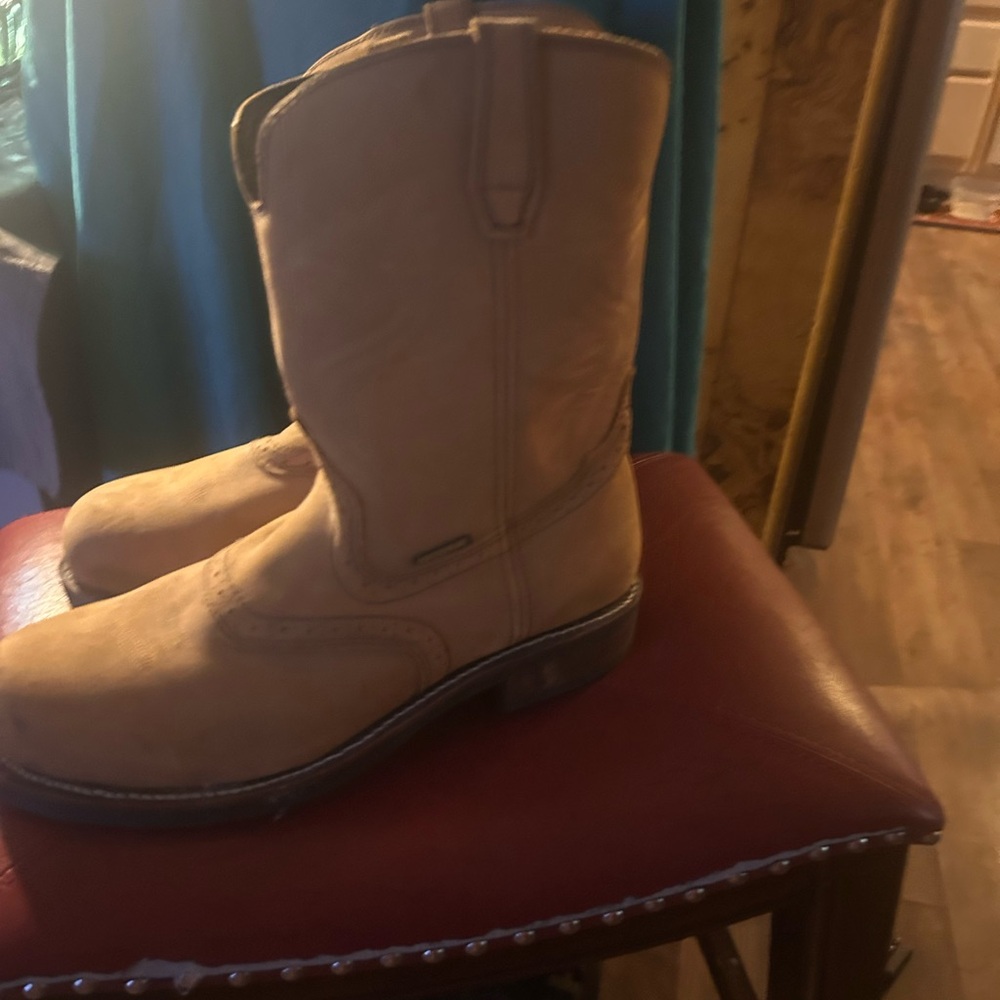 Tan Leather Cowboy Boots Ariat